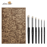 Drybrush palette and dry brushes.