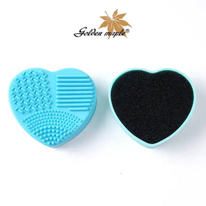 Soft Silicone Brush Cleaner – Heart-Shaped Scrubber for Makeup Brush Cleaning