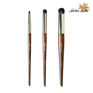 Three different sizes of dry brushes.
